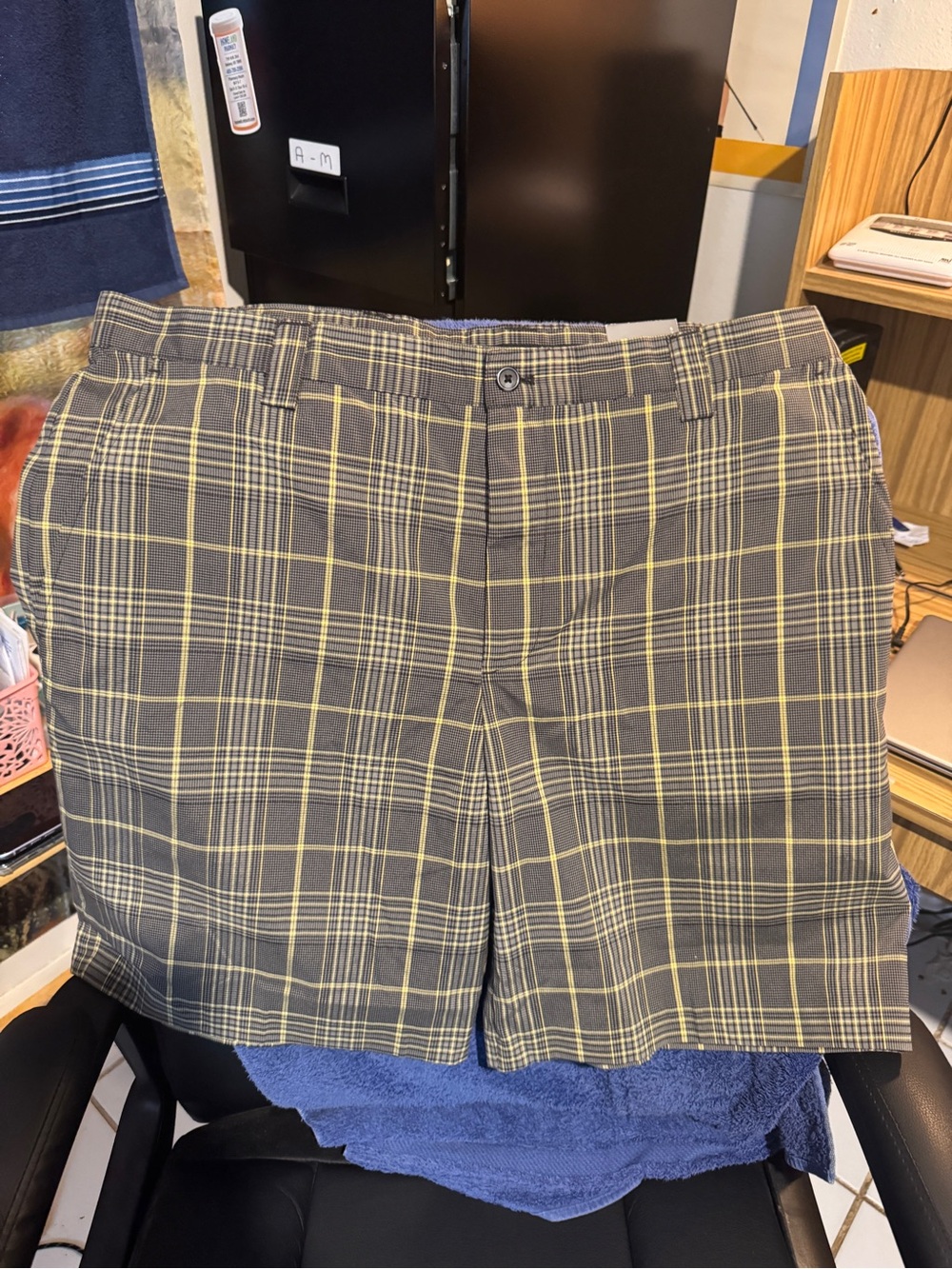 Izod Men's Plaid Flat-Front Shorts in Olive and Gray